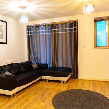 1 Bed - Sleeps 2 - 7 Min Walk To Hackney Station Lägenhet London Exteriör bild