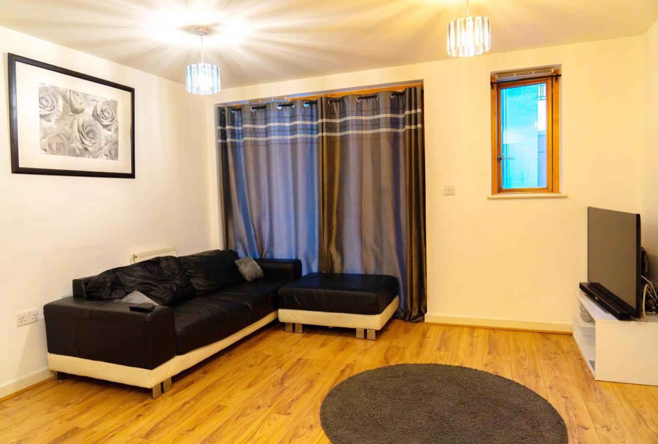 1 Bed - Sleeps 2 - 7 Min Walk To Hackney Station Lägenhet London Exteriör bild