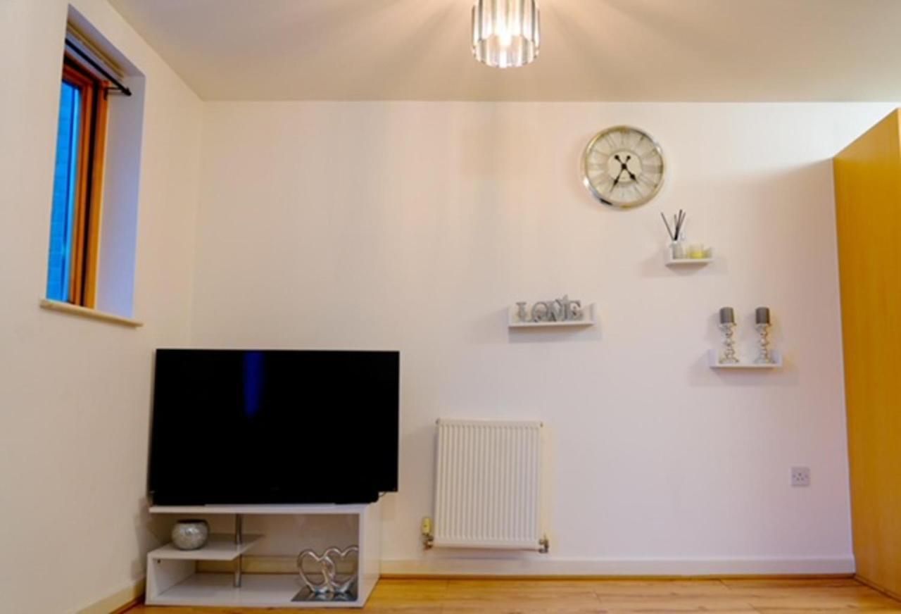 1 Bed - Sleeps 2 - 7 Min Walk To Hackney Station Lägenhet London Exteriör bild